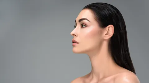 Nicht-operative Hautstraffung im Gesicht und Halsbereich